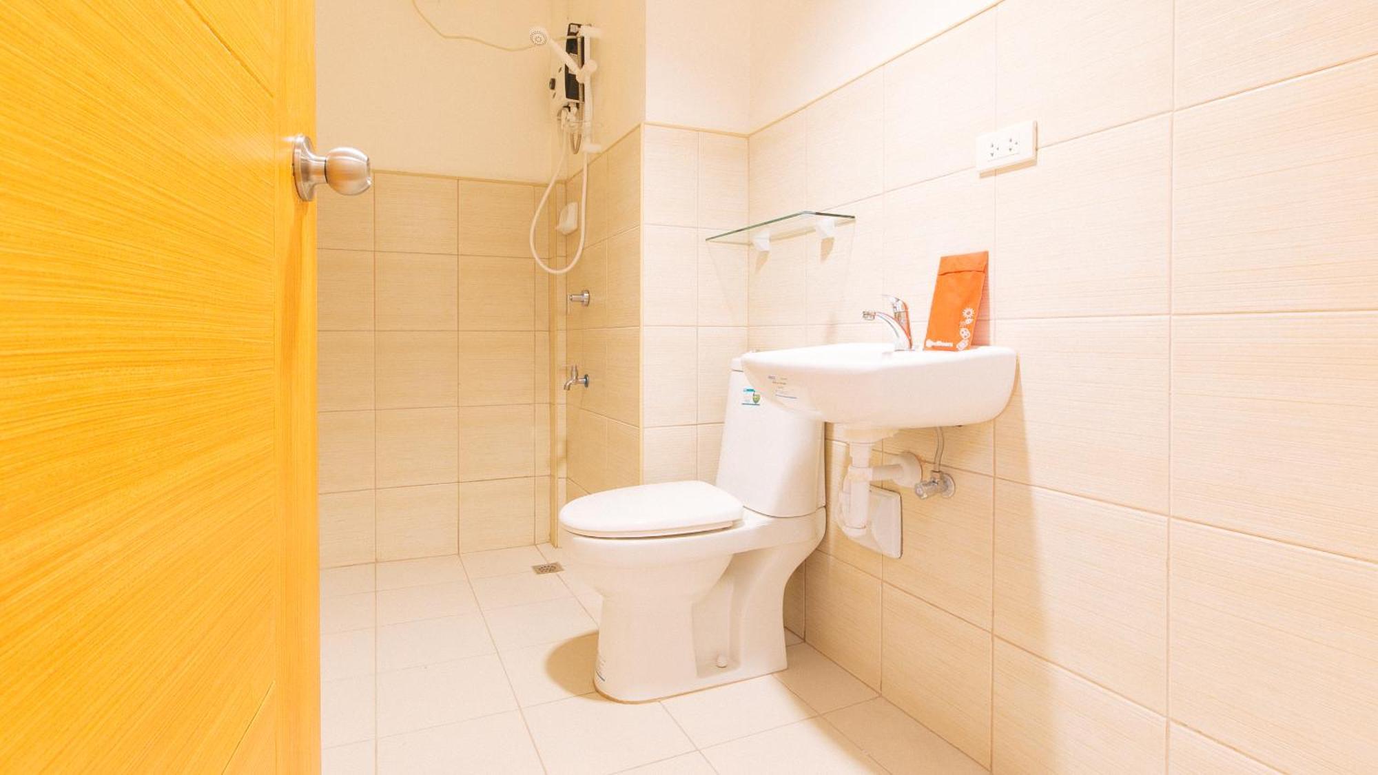 Reddoorz Plus At Alpina Heights Paranaque Paranaque City Екстериор снимка
