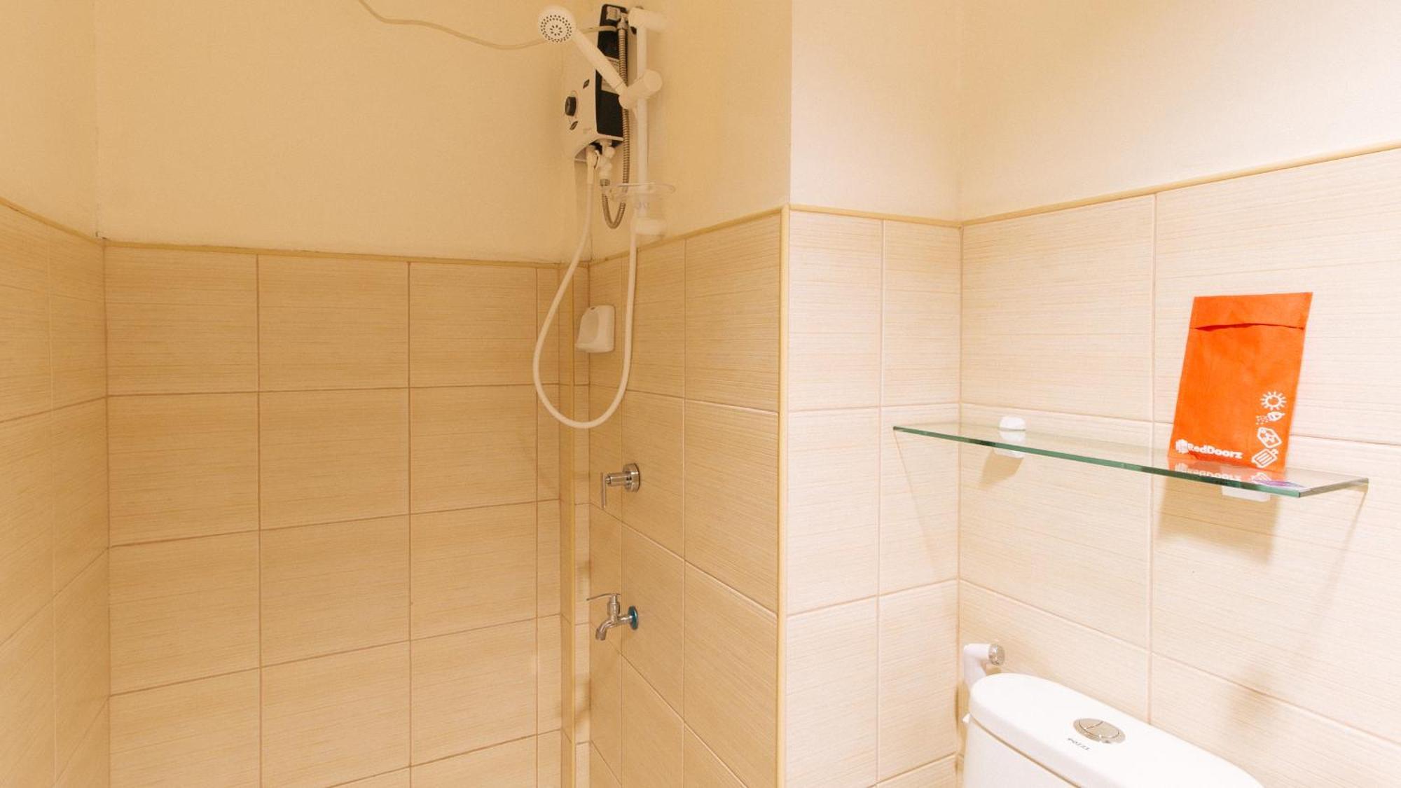 Reddoorz Plus At Alpina Heights Paranaque Paranaque City Екстериор снимка