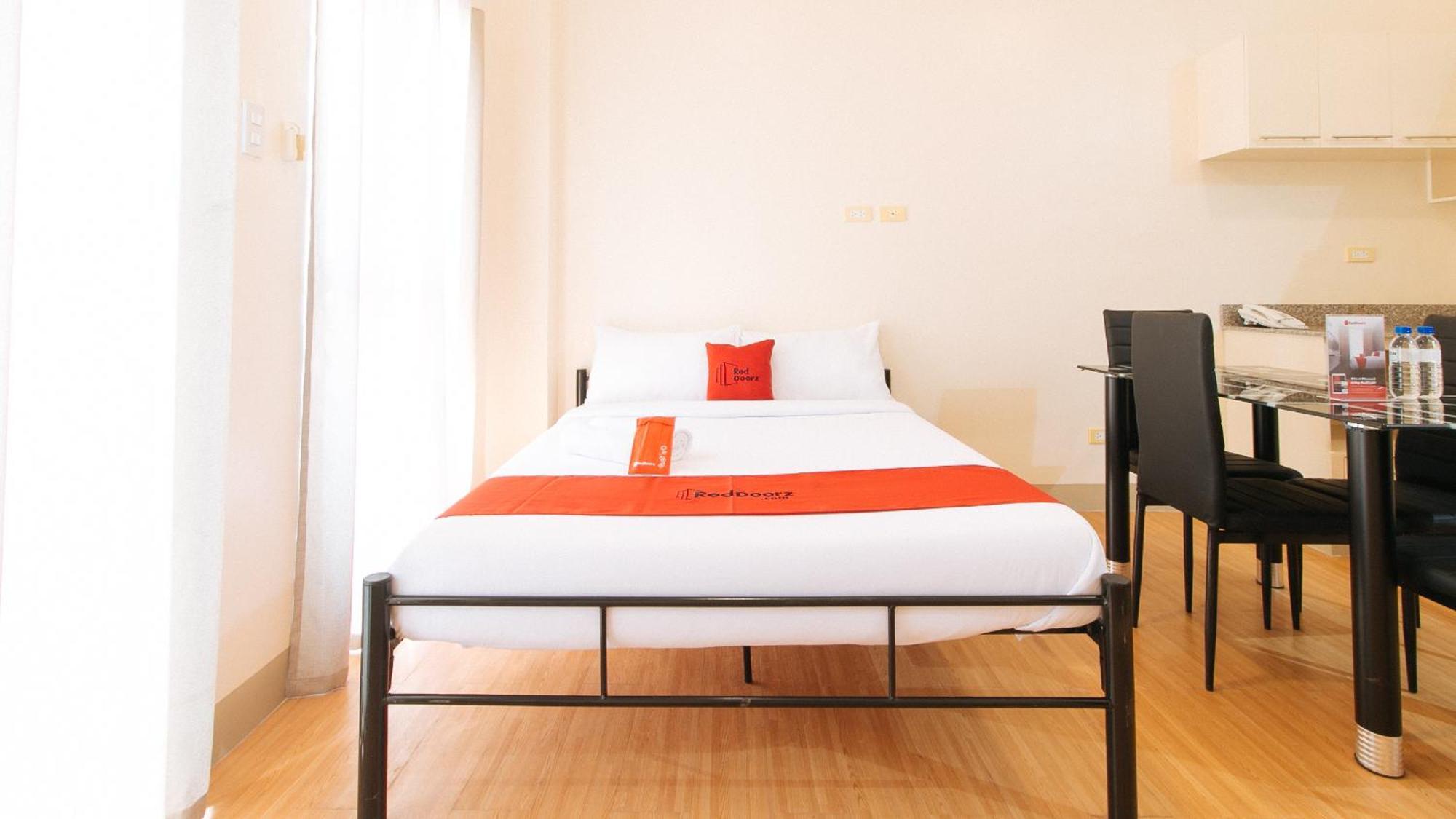 Reddoorz Plus At Alpina Heights Paranaque Paranaque City Екстериор снимка