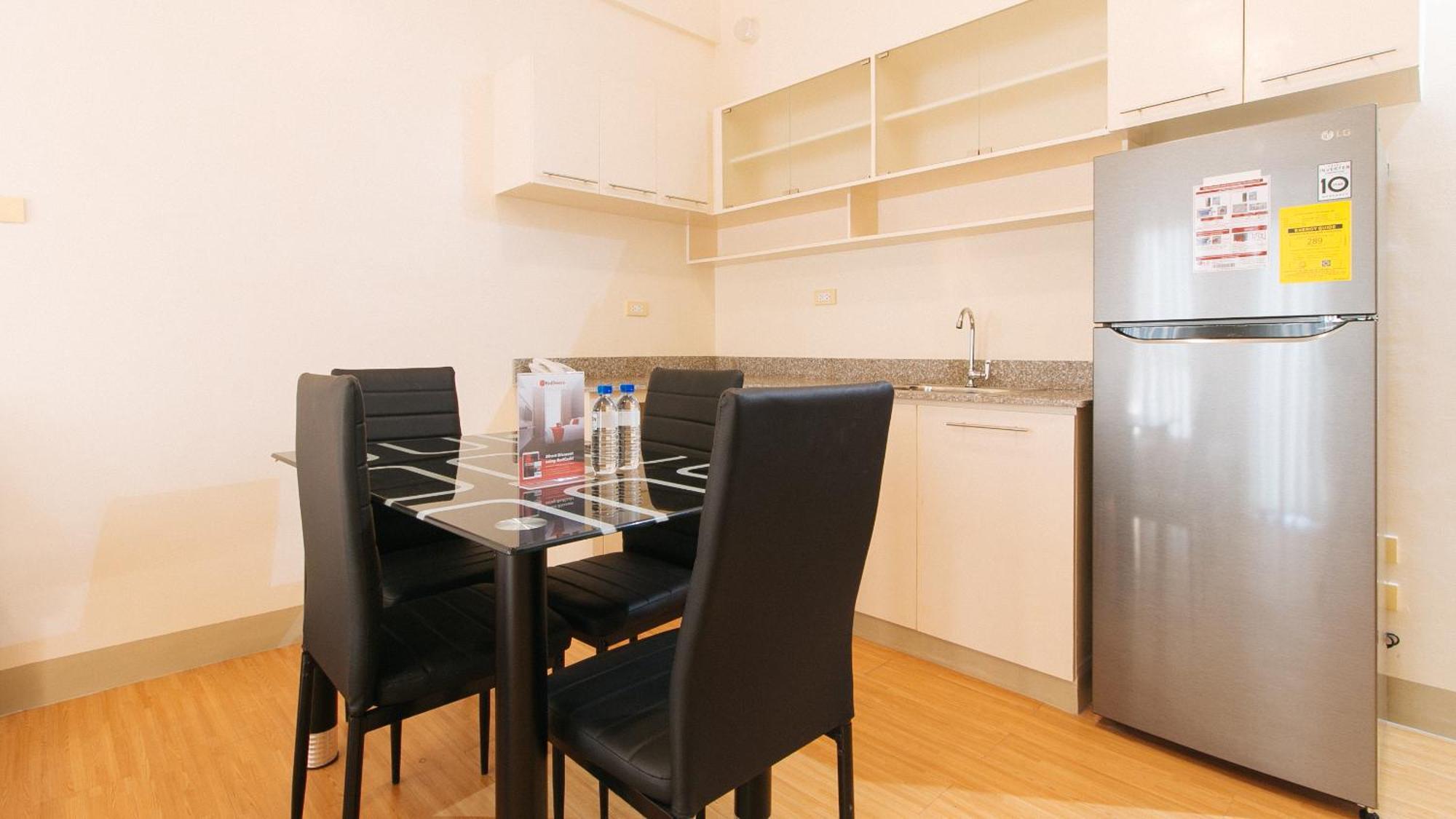 Reddoorz Plus At Alpina Heights Paranaque Paranaque City Екстериор снимка