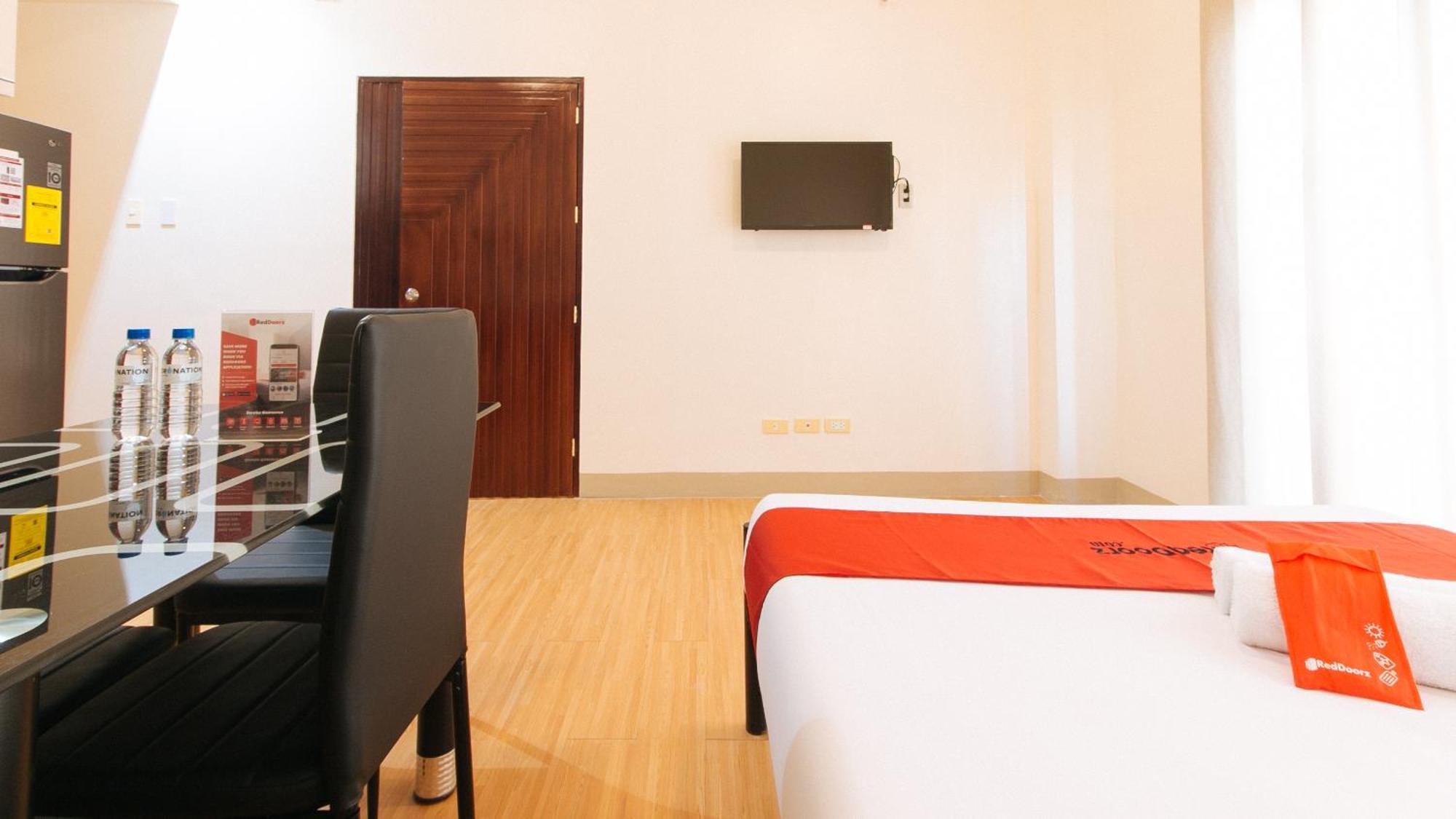 Reddoorz Plus At Alpina Heights Paranaque Paranaque City Екстериор снимка