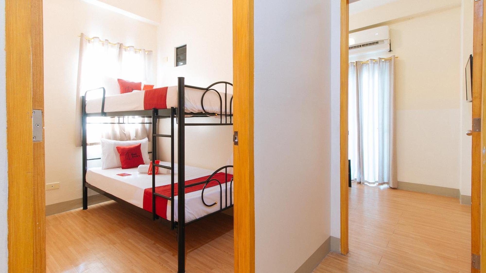 Reddoorz Plus At Alpina Heights Paranaque Paranaque City Екстериор снимка