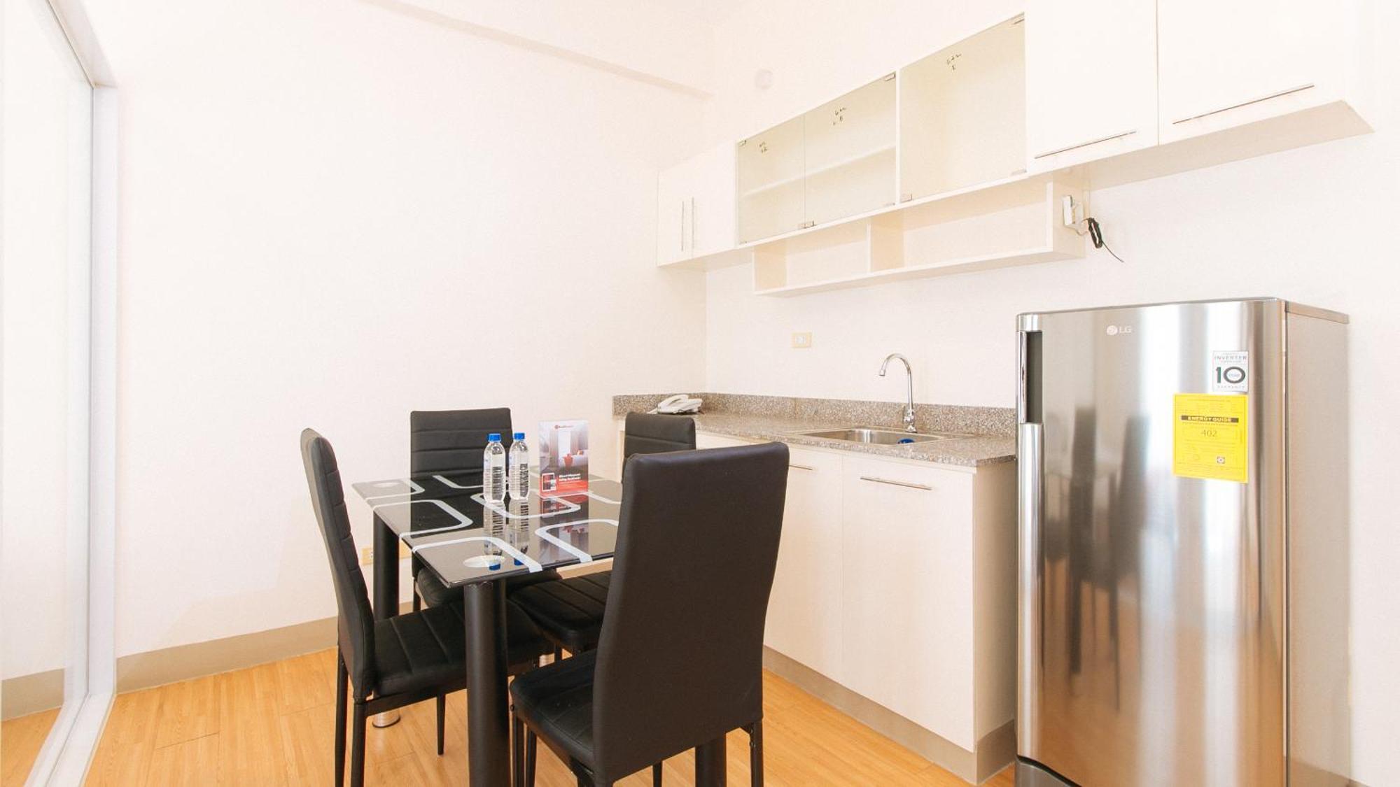 Reddoorz Plus At Alpina Heights Paranaque Paranaque City Екстериор снимка