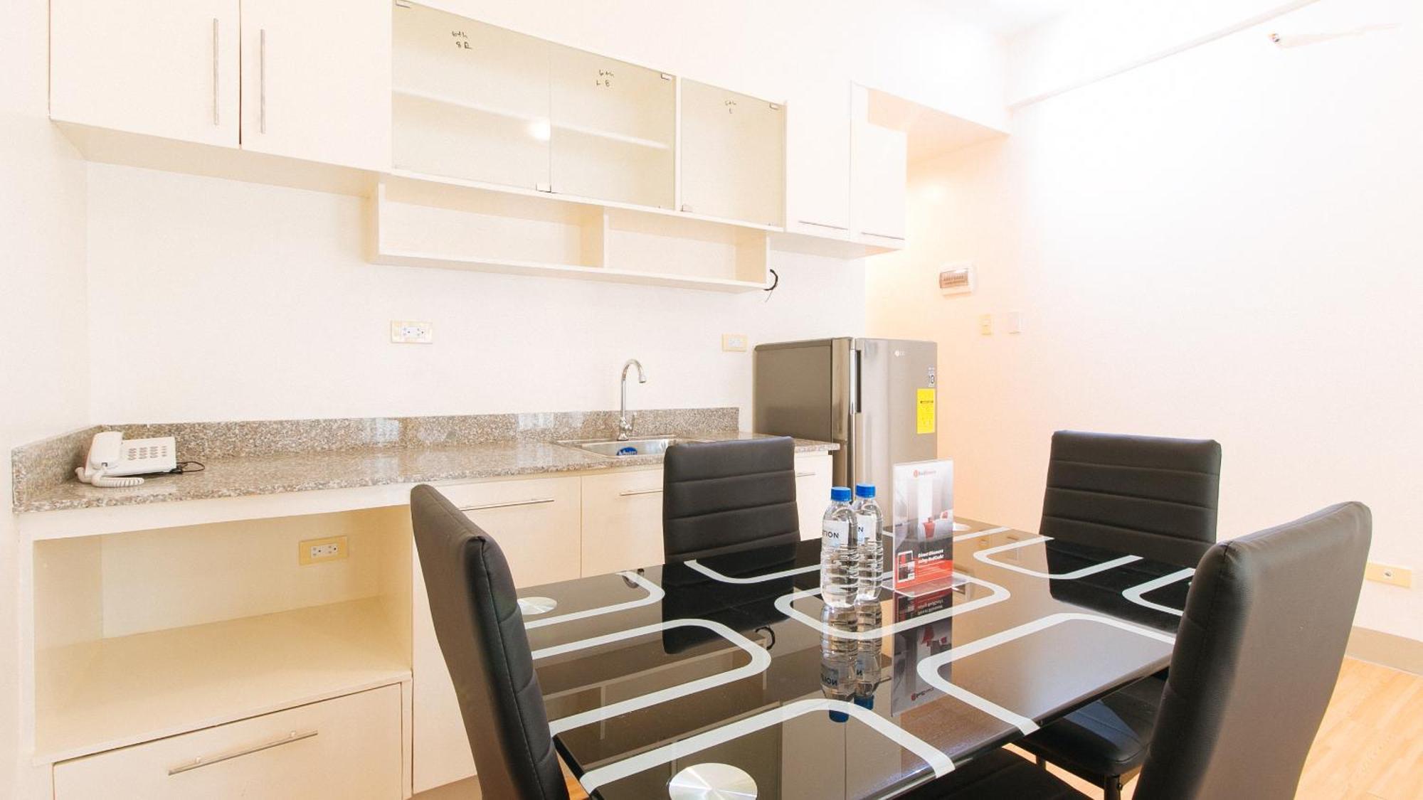Reddoorz Plus At Alpina Heights Paranaque Paranaque City Екстериор снимка