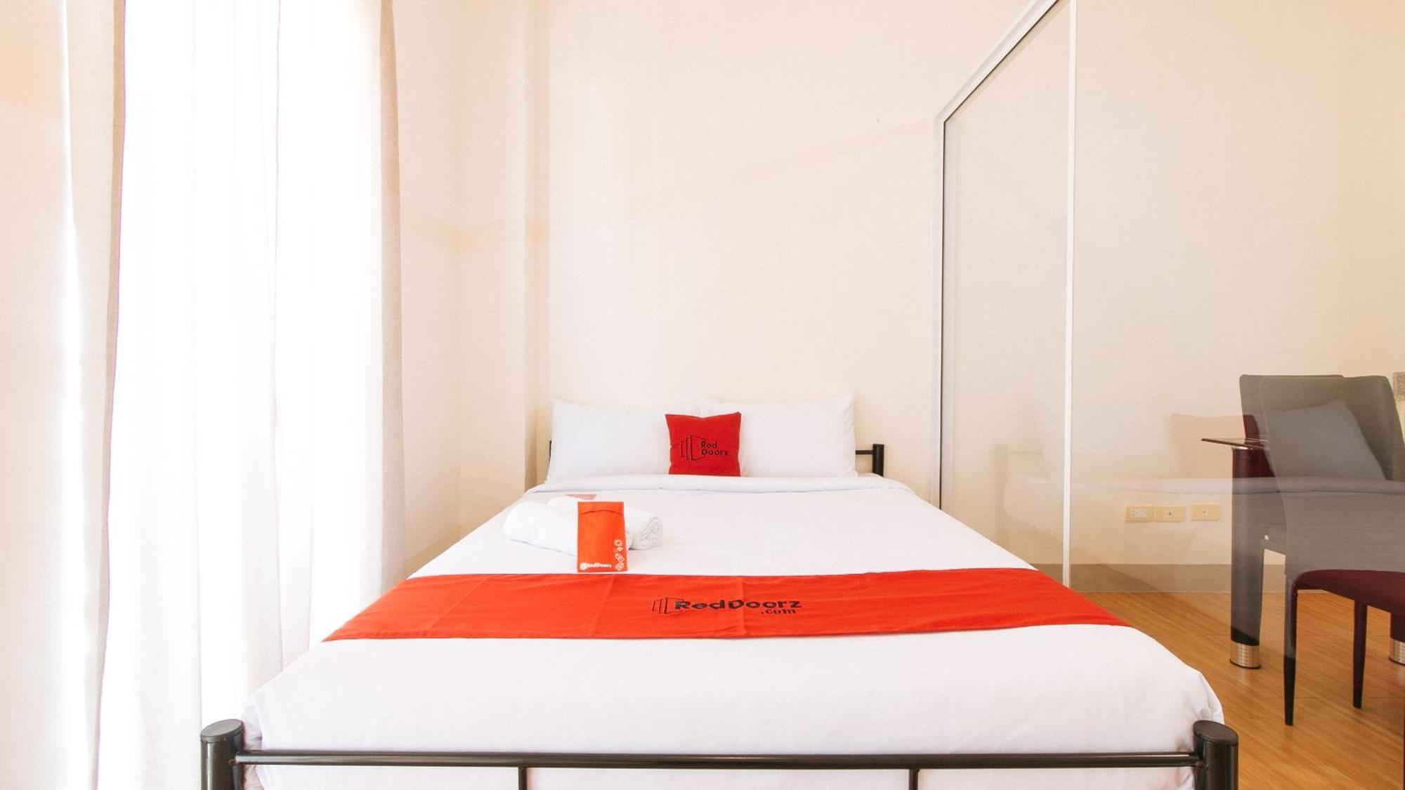 Reddoorz Plus At Alpina Heights Paranaque Paranaque City Екстериор снимка