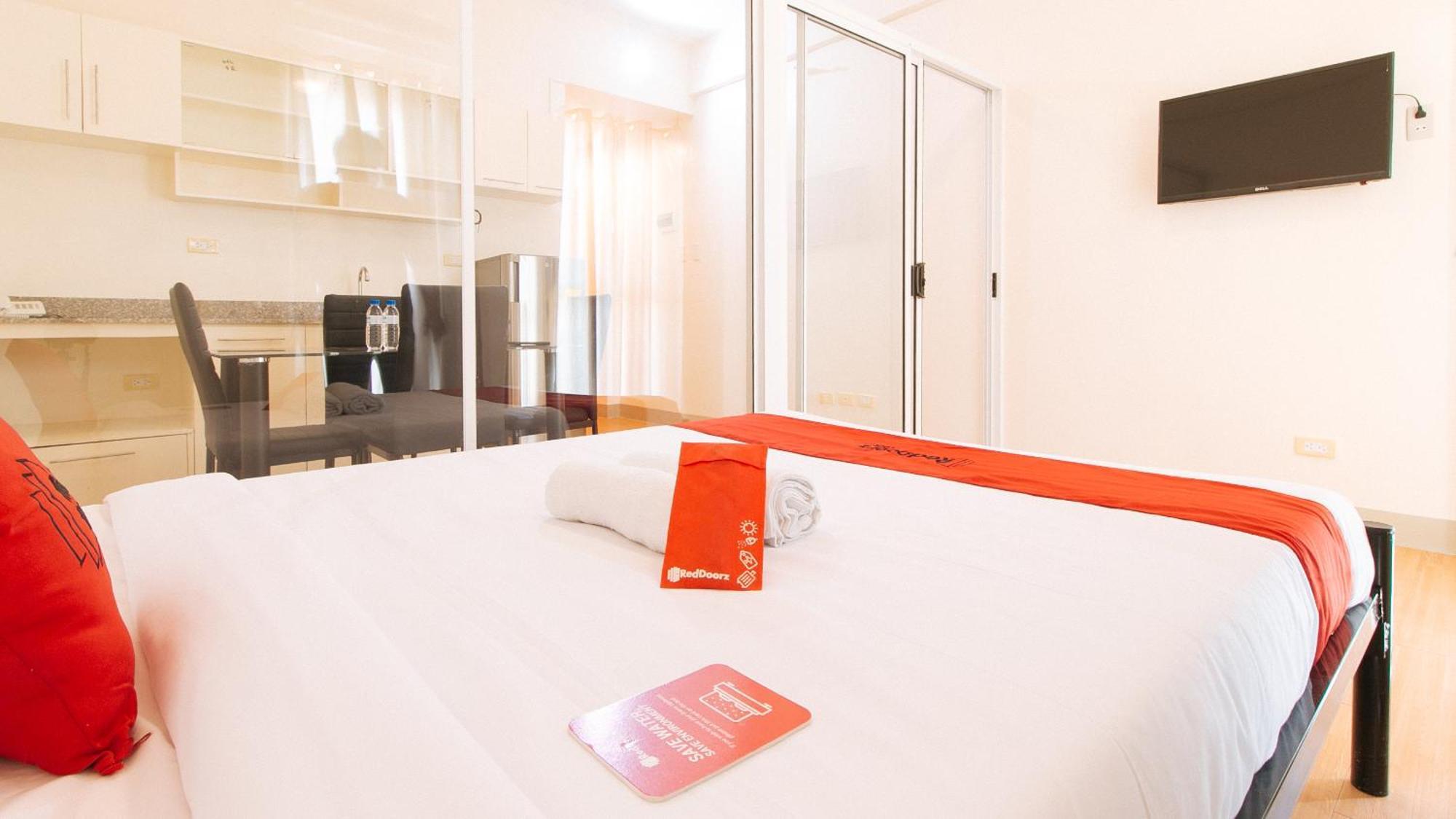 Reddoorz Plus At Alpina Heights Paranaque Paranaque City Екстериор снимка