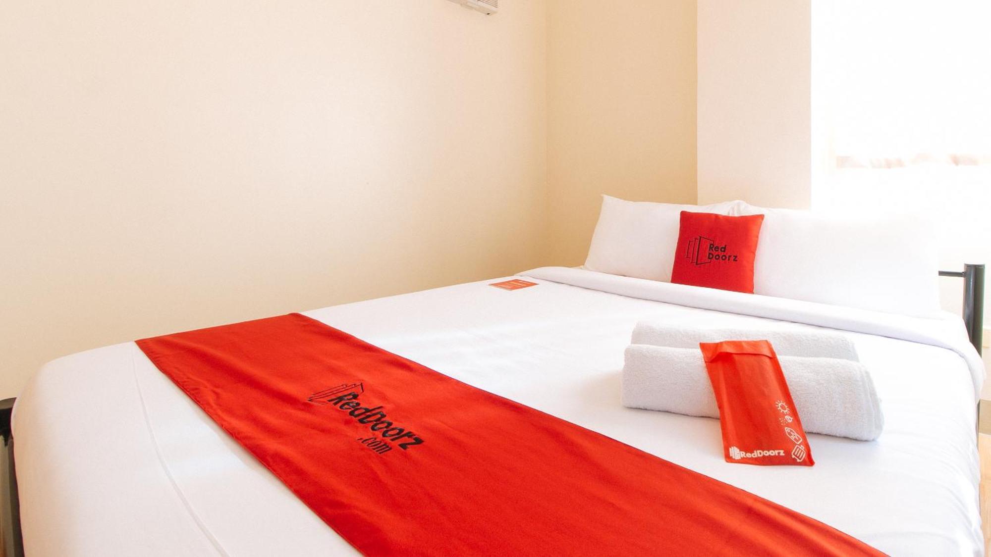 Reddoorz Plus At Alpina Heights Paranaque Paranaque City Екстериор снимка